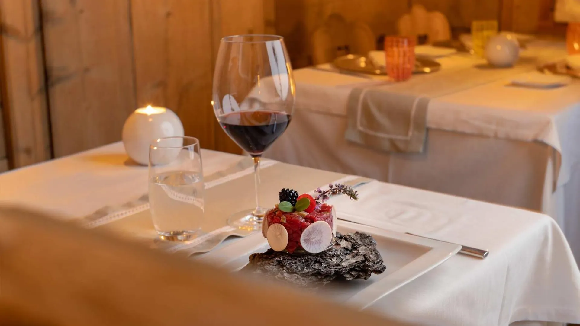 Alpine Rooms And Suites Livigno - Camana Noa - Italy