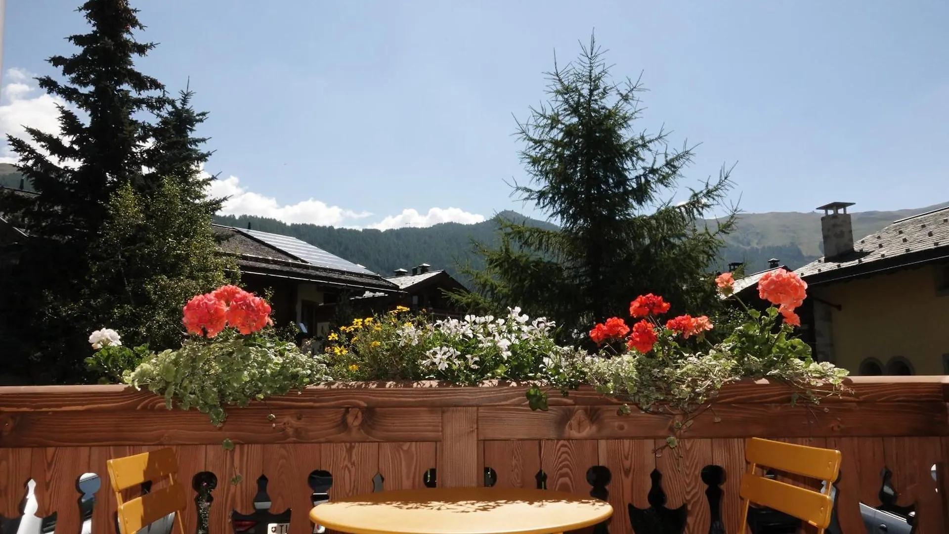 Alpine Rooms And Suites Livigno - Camana Noa -
