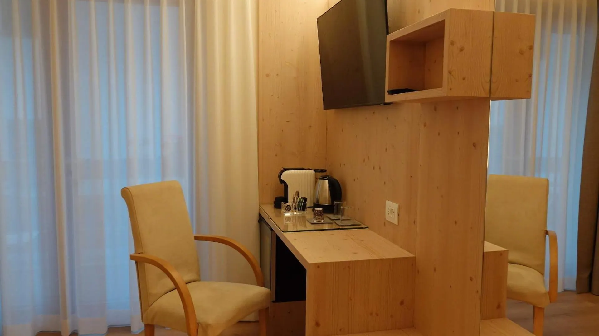 Alpine Rooms And Suites Livigno - Camana Noa - Bed & Breakfast