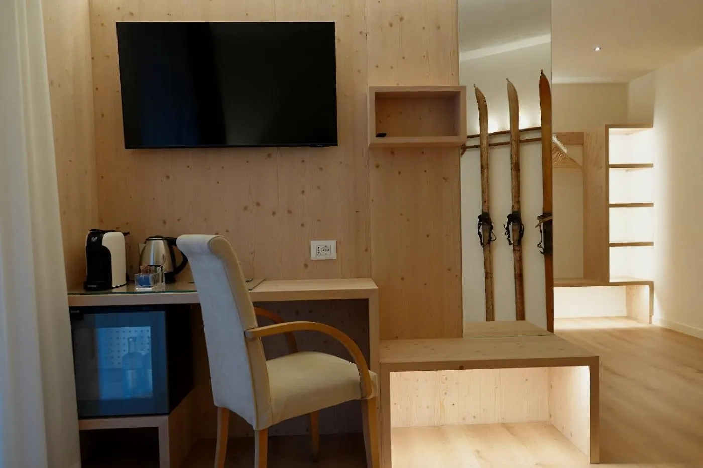 Alpine Rooms And Suites Livigno - Camana Noa - Italy